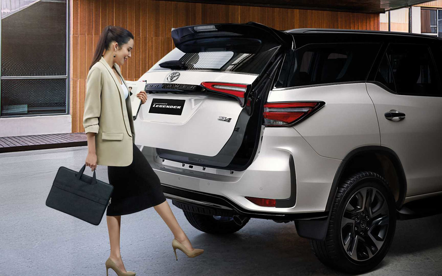 Comparison - Toyota Kluger GXL 2020 - vs - Toyota Fortuner 2021 | SUV Drive